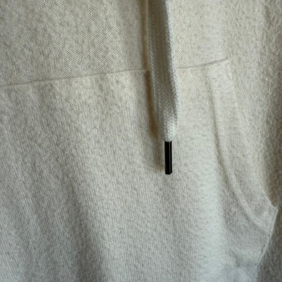 Forever 21 Womens Hoodie Cream Fuzzy Soft Kangaroo Pocket Drawstring Small - Picture 8 of 10
